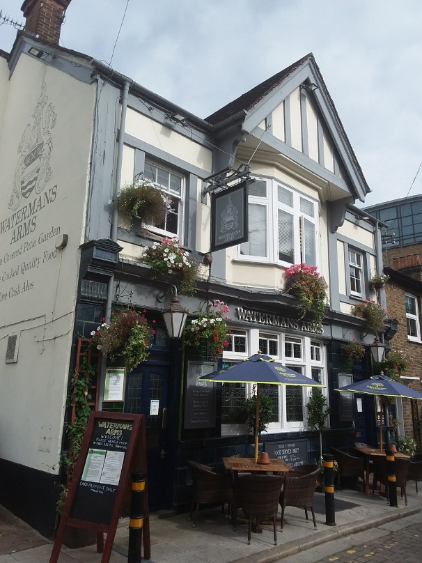 {{imageAltText(storage/images/waterman arms.jpg)}}